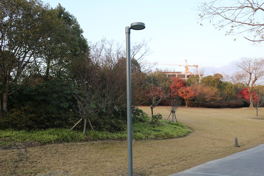 引导性户外亮化工程灯具可以在夜晚散发独特的魅力